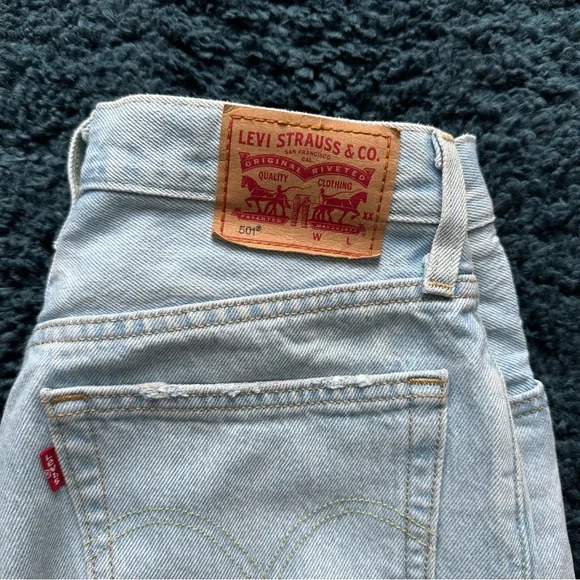 Levi's Women's 501 Jeans - Picture 5 of 9